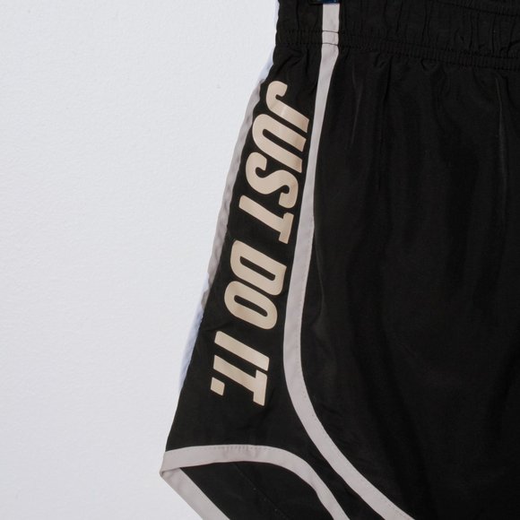 Girls Nike Dri Fit Shorts Lot Size XS - Picture 8 of 9